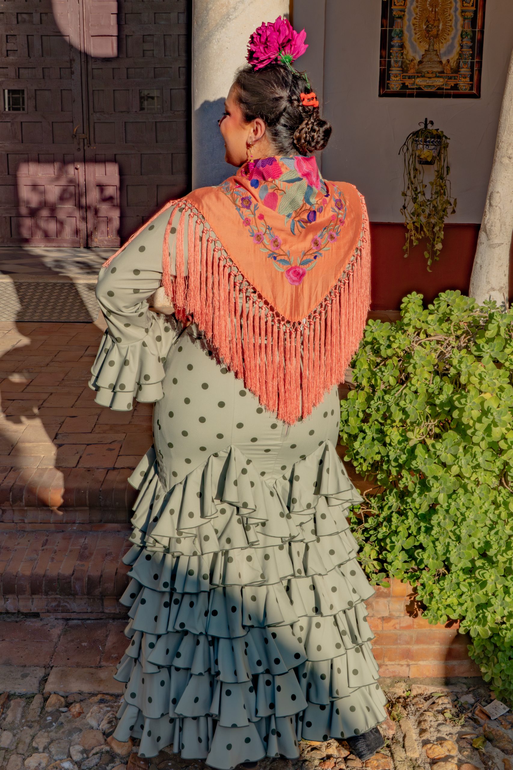 Flamencura curvys (108 de 174) Traje de gitana talla grande con corte favorecedor y ajuste entallado en cintura Ana Faura Tomares.