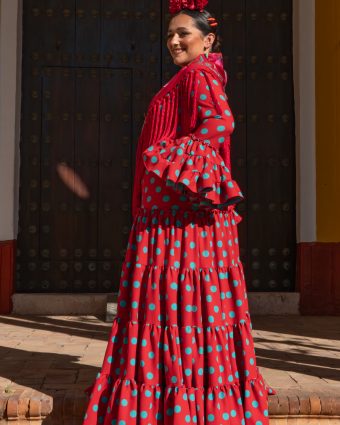 Traje de gitana talla grande con corte favorecedor y ajuste entallado en cintura Ana Faura Tomares.