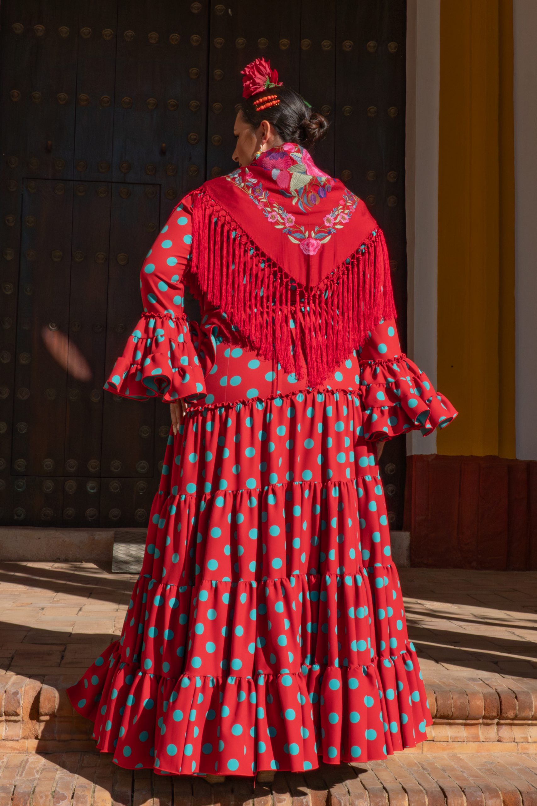 Flamencura curvys (17 de 174) Detalle de confección artesanal en traje de flamenca Plus Size Ana Faura Sevilla.