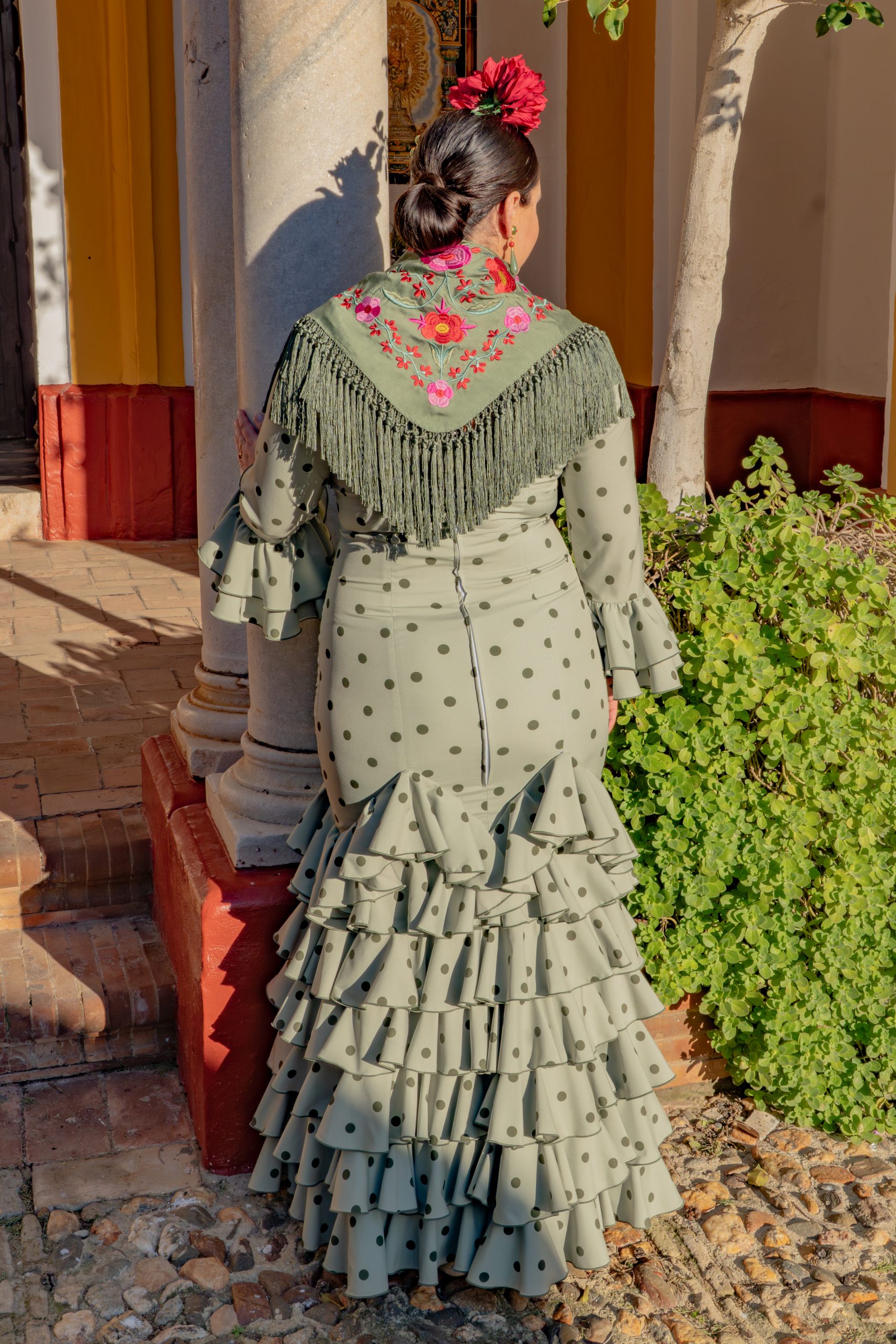 Flamencura curvys (96 de 174) Traje de gitana talla grande con corte favorecedor y ajuste entallado en cintura Ana Faura Tomares.