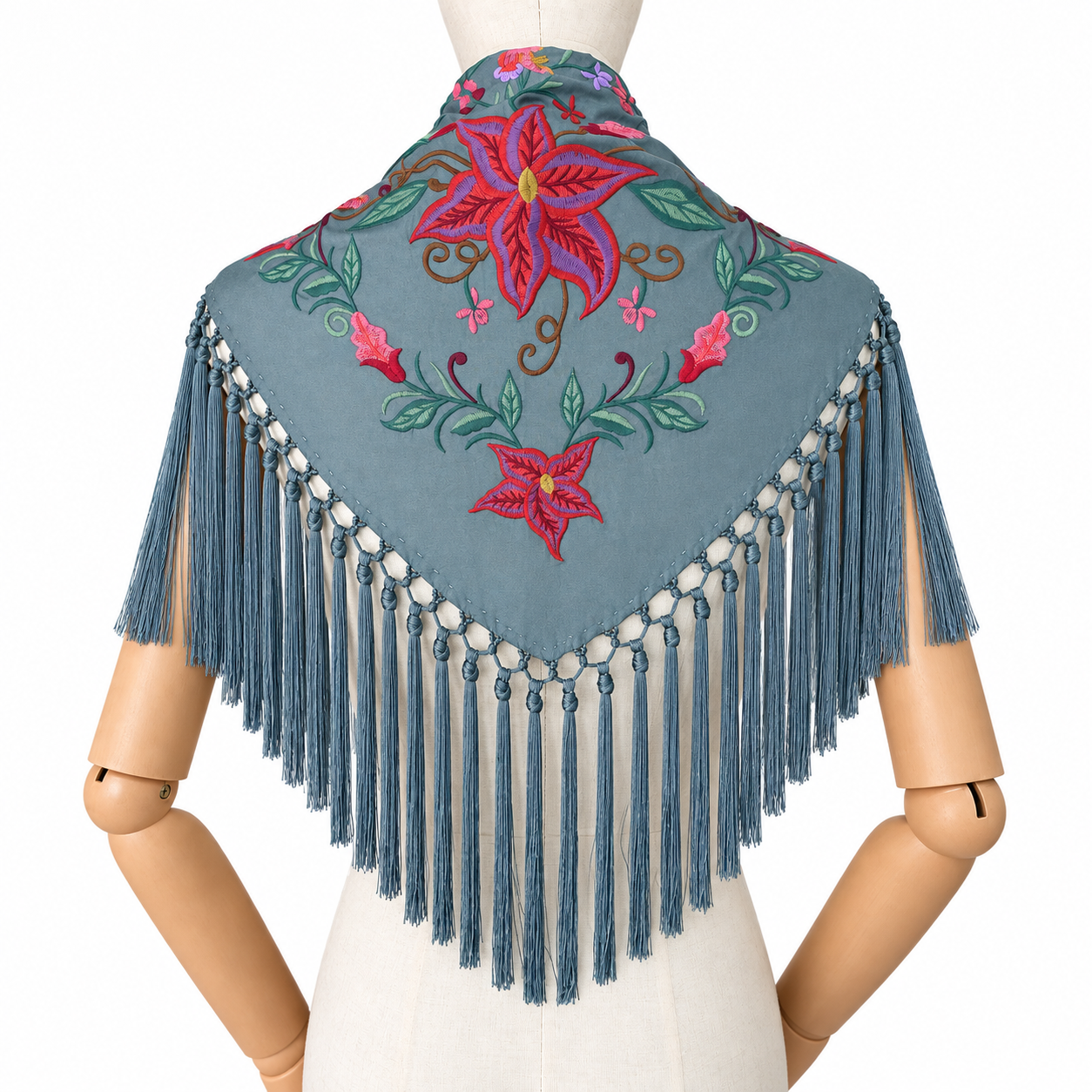 mantón-flamenca-bordado-aguamarina-flores-ana-faura.jpg 4