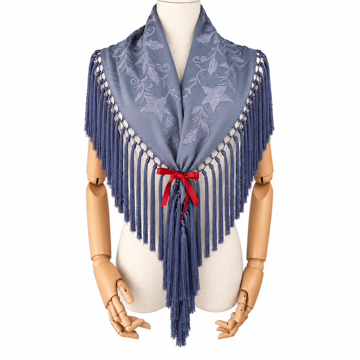 mantón-flamenca-celeste-cielo-bordado-flores-ana-faura.jpg