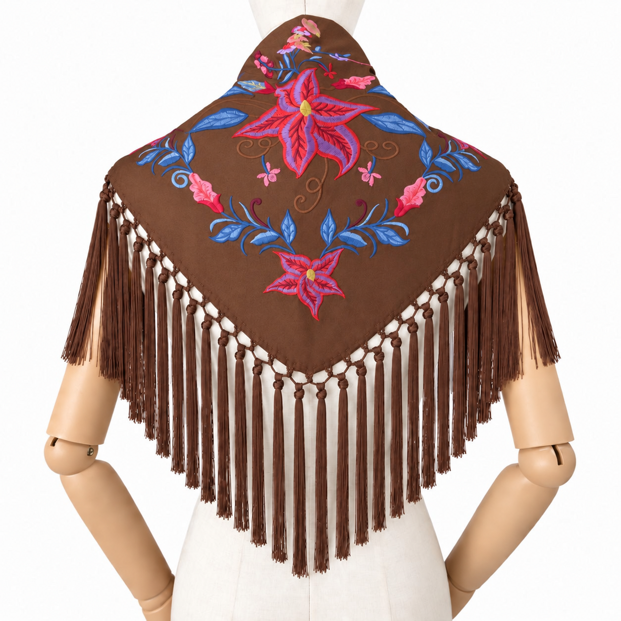 mantón-flamenca-chocolate-bordado-flores-ana-faura.jpg