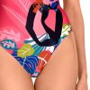 Bañador asimétrico fucsia con estampado tropical y Soft Control - Primer plano del tejido y textura - Ana Faura