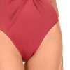 Bañador asimétrico un hombro Soft Control rojo intenso - Primer plano del tejido y textura - Ana Faura