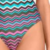 Bañador geométrico zigzag multicolor con escote V y copas B - Primer plano del tejido y textura - Ana Faura