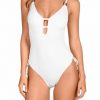 Bañador monokini blanco con aberturas y lazos ajustables - Vista frontal completa - Ana Faura