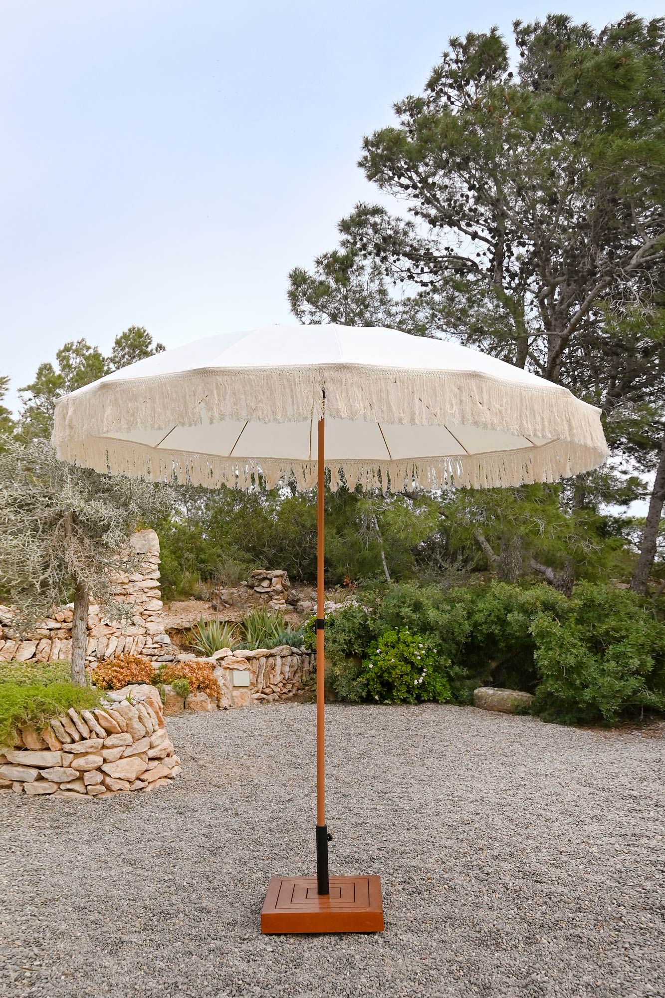 parasol-jardin-bohemio-beige-flecos-2-2