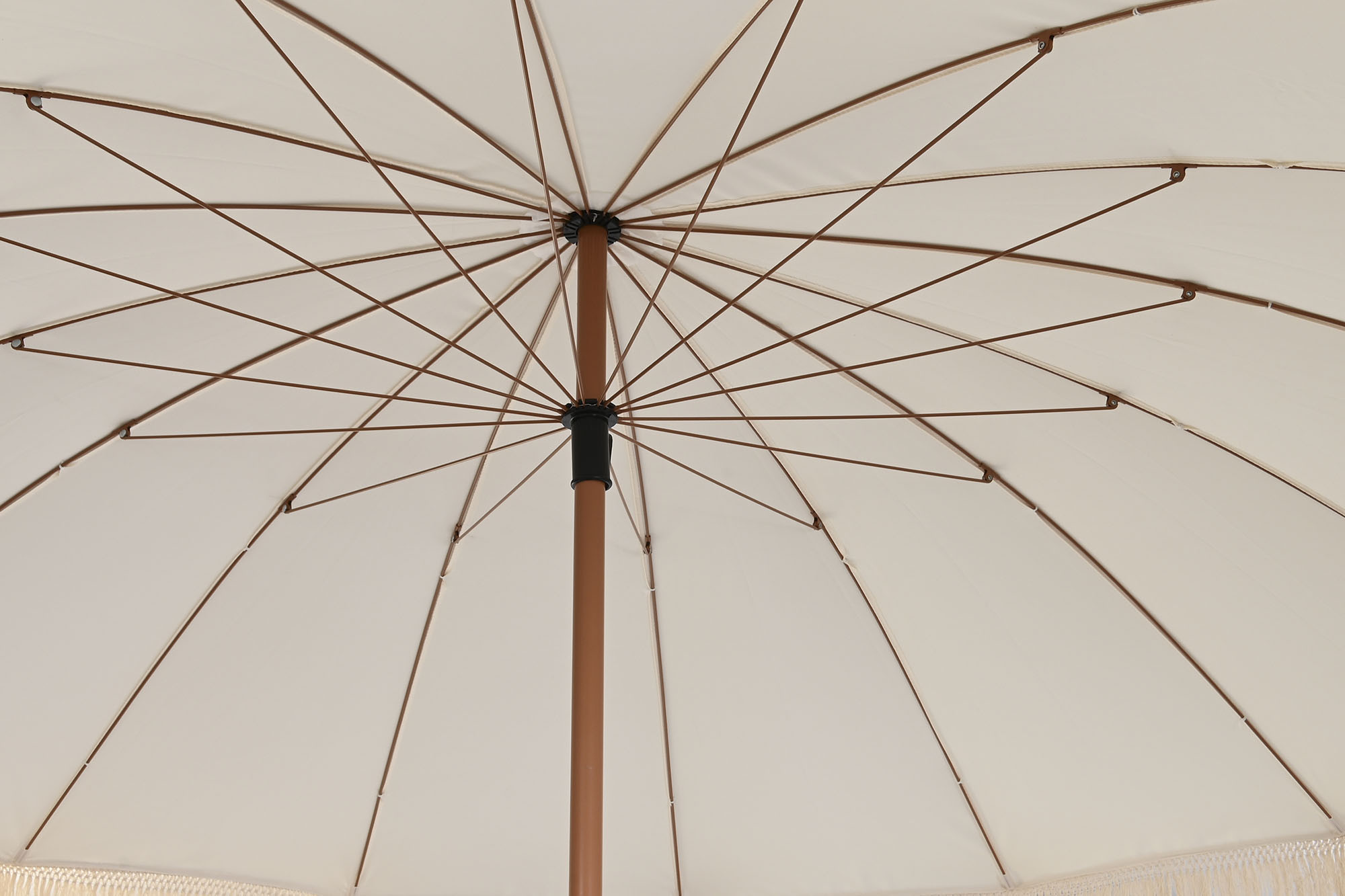 parasol-jardin-bohemio-beige-flecos-3-2
