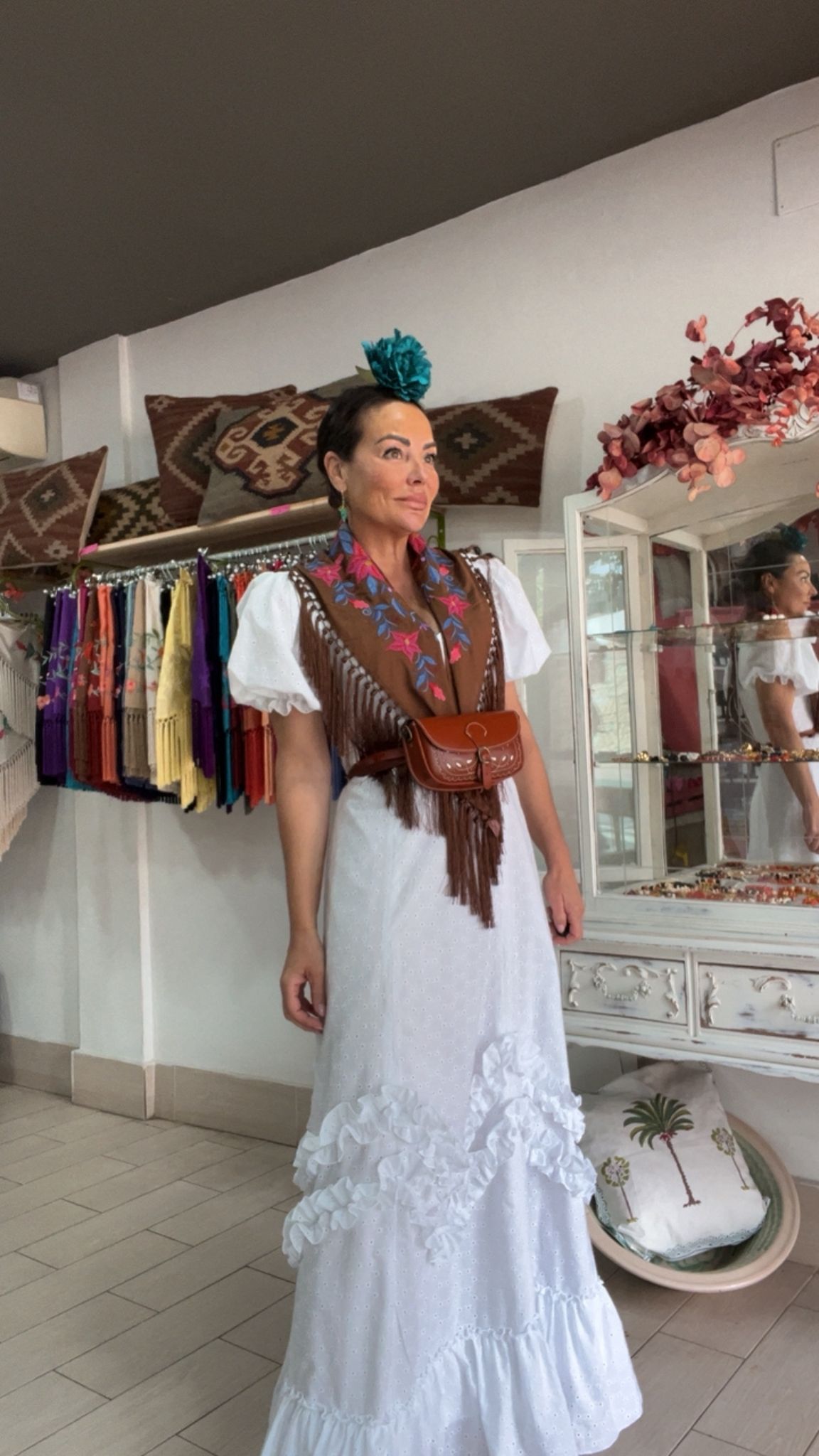 romera-guapa-bata-bolso-cuero-hebilla