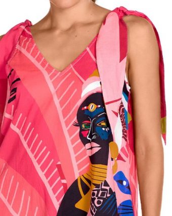 Vestido largo holgado con estampado tribal fucsia y tirantes anudables - Detalle del diseño - Ana Faura
